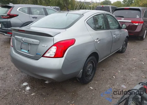 2013 Nissan Versa 1.6 Sv z USA, uszkodzony, nr VIN 3N1CN7AP4DL853743